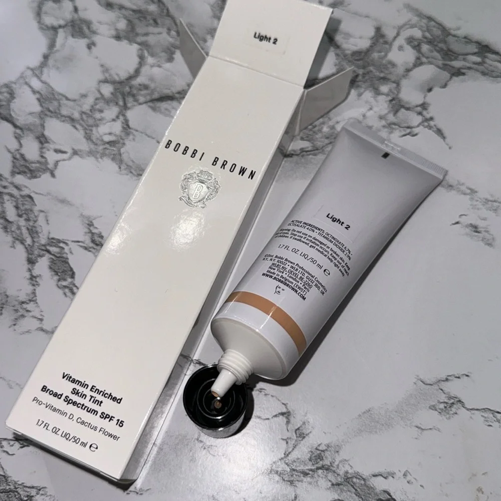 NWT Bobbi Brown vitamin enriched skin tint: Light 2 Never used Still in box